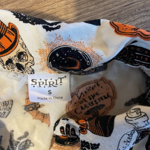 SPIRIT HALLOWEEN Spooky Print Button Up - Picture 2 of 4
